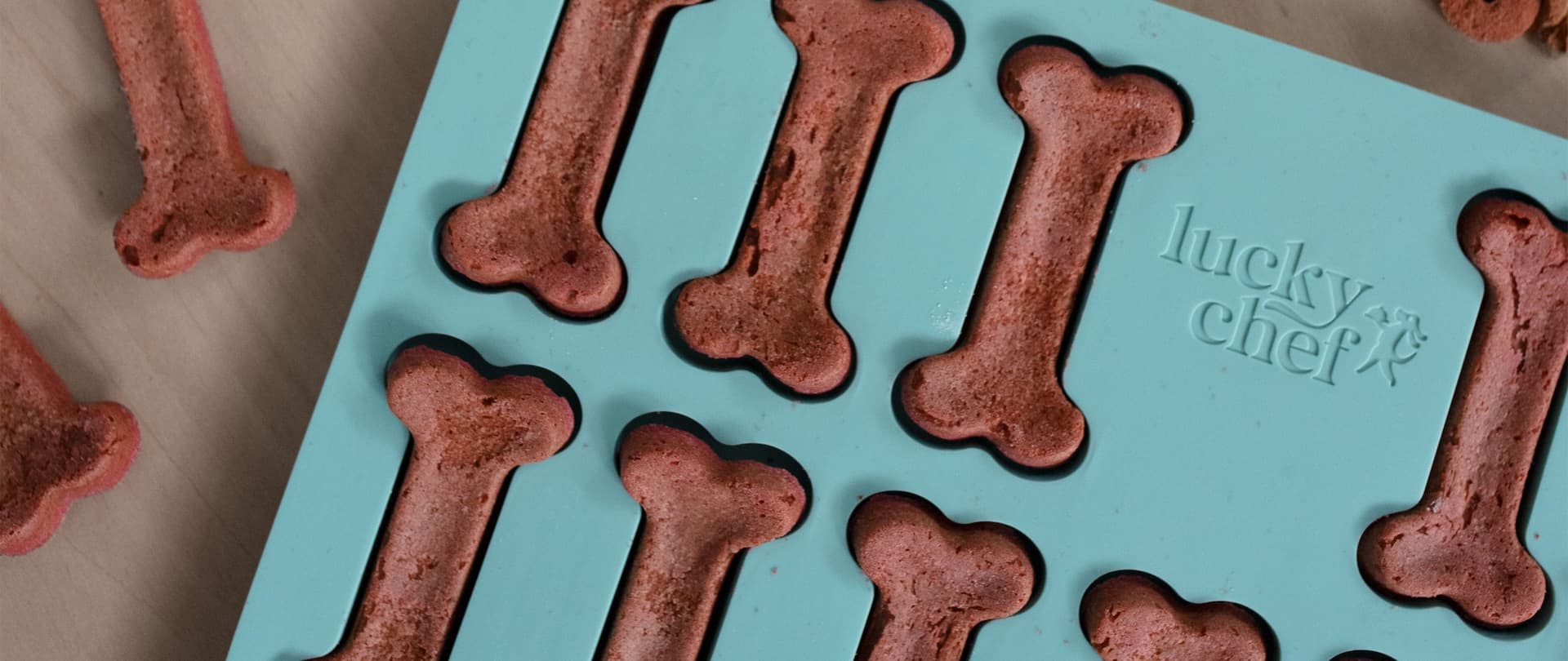 3 leckere Hundekeks-Varianten aus der Backmatte stehen zur Auswahl