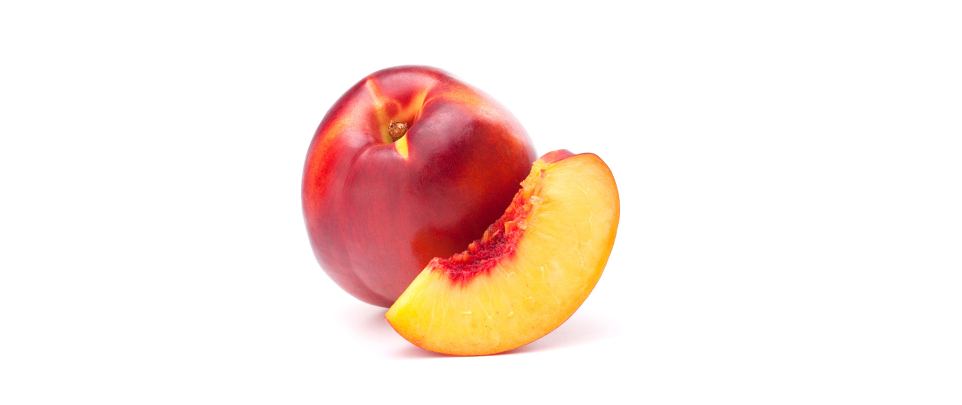 Reife Nektarine mit Fruchtstück – für Hunde geeignet  