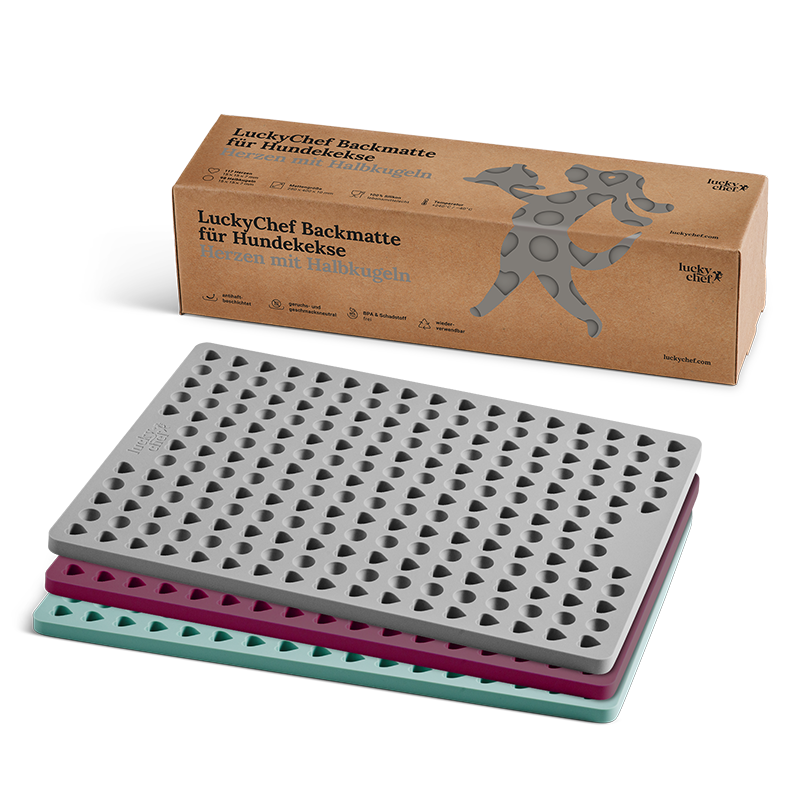 Graufarbene LuckyChef Backmatte für Hundekekse – Herzen mit Halbkugeln, verpackung + set