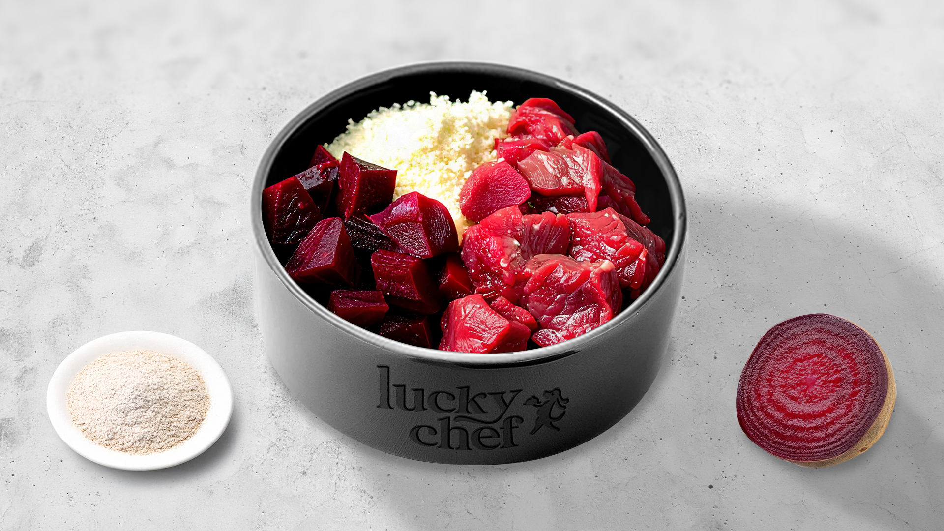 Zutaten für hypoallergene Hundekekse mit Kängurufleisch und Roter Beete in einer LuckyChef Napfs